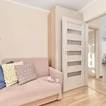 Lägenhet Krakowska With Balcony And Free Garage By Renters *