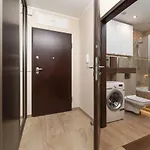 Krakowska With Balcony And Free Garage By Renters דירה