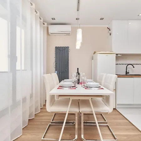 Lägenhet Krakowska With Balcony And Free Garage By Renters *