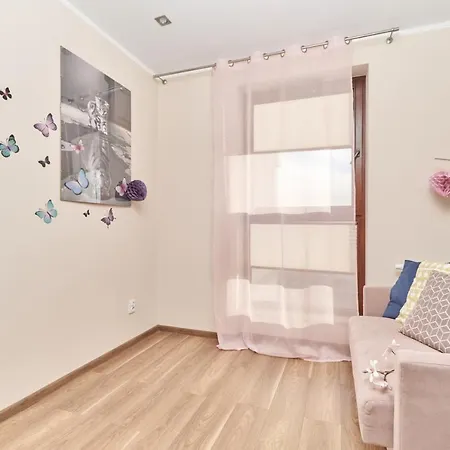 Lägenhet Krakowska With Balcony And Free Garage By Renters Wrocław