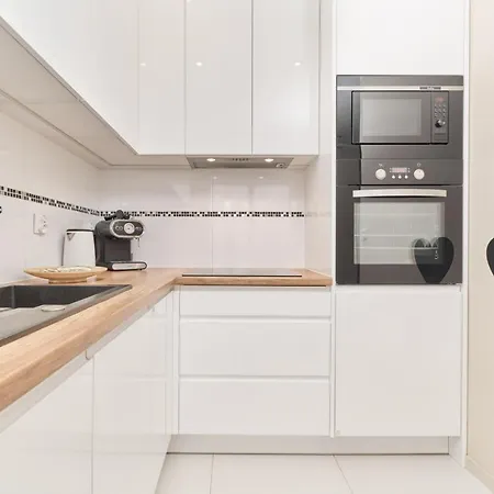 Krakowska With Balcony And Free Garage By Renters Lägenhet Wrocław