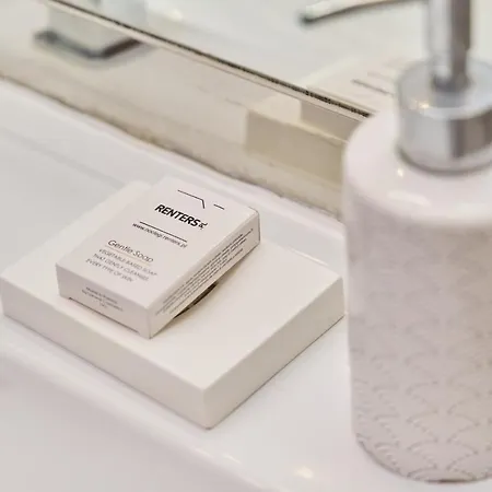 Krakowska With Balcony And Free Garage By Renters Lägenhet *