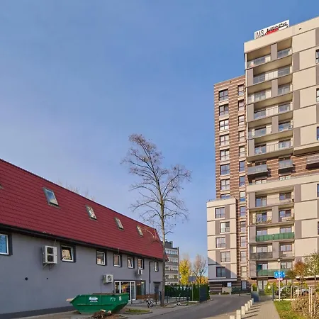 Krakowska With Balcony And Free Garage By Renters Lägenhet Wrocław