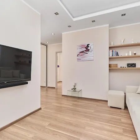 Krakowska With Balcony And Free Garage By Renters 弗罗茨瓦夫