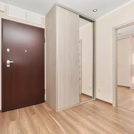 Krakowska With Balcony And Free Garage By Renters * 弗罗茨瓦夫