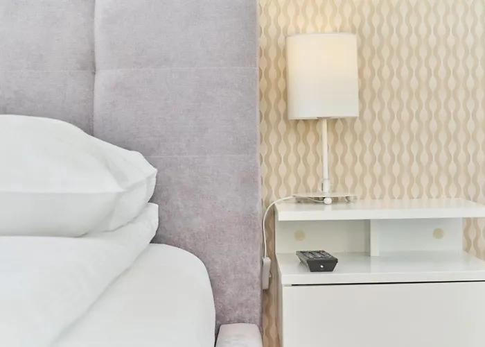 Krakowska With Balcony And Free Garage By Renters * ורוצלב