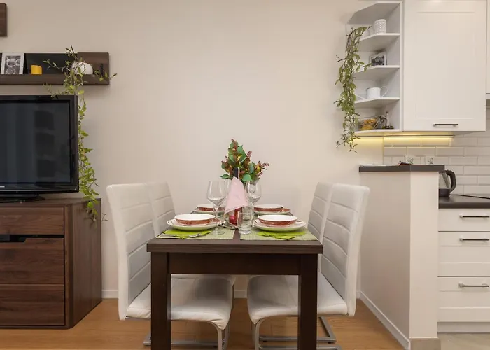 Krakowska With Balcony And Free Garage By Renters דירה *