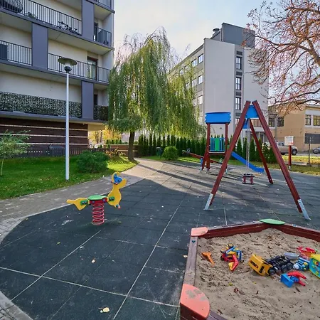 Krakowska With Balcony And Free Garage By Renters Daire Wroclaw