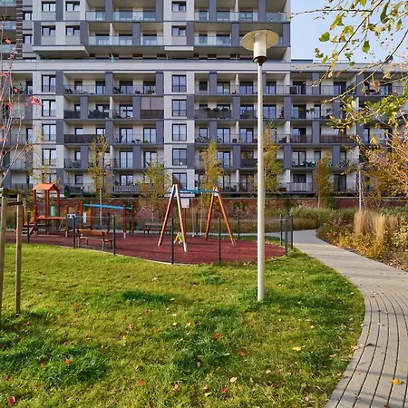 Krakowska With Balcony And Free Garage By Renters