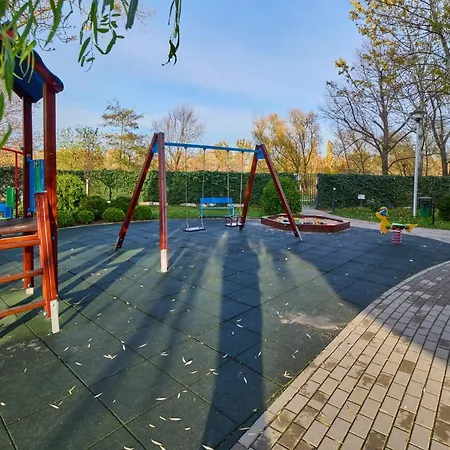 Krakowska With Balcony And Free Garage By Renters Appartement *