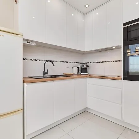 Krakowska With Balcony And Free Garage By Renters Appartamento Breslavia