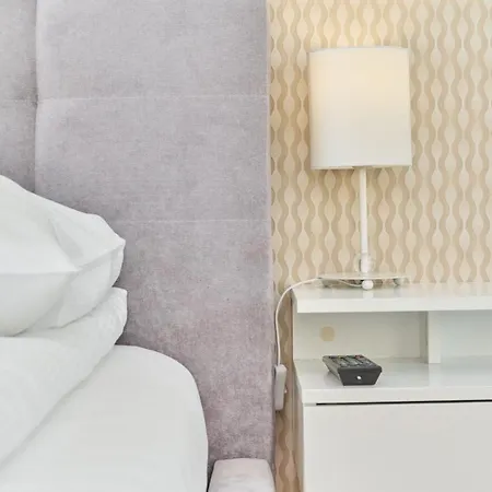 Krakowska With Balcony And Free Garage By Renters * Wrocław