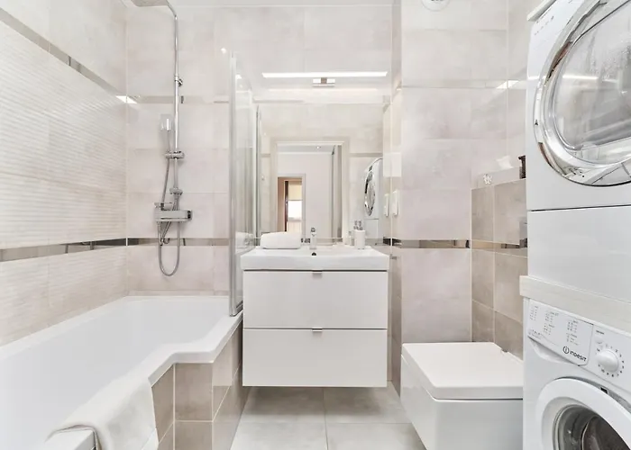 Krakowska With Balcony And Free Garage By Renters Διαμέρισμα