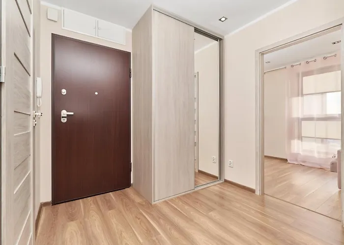 Krakowska With Balcony And Free Garage By Renters * Βρότσλαβ